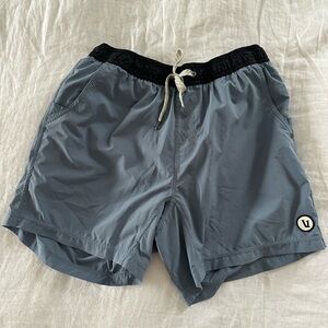 Vuori Men’s Kore Shorts Lined 5” Large